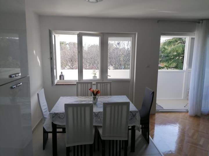 Sunny Spot Apartment Pula Exterior photo